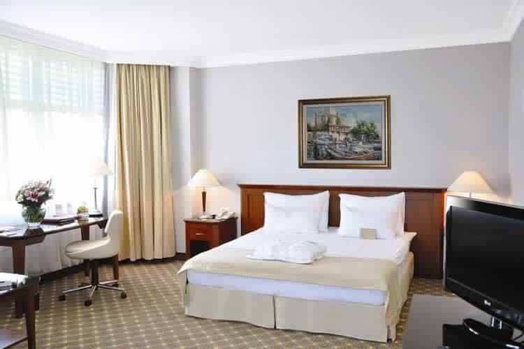 Hotel Midi